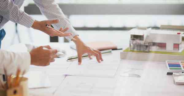 智能机器人安安委屈，机器人安安有人控制吗