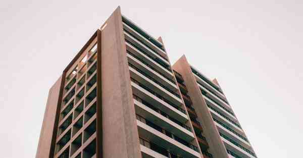 人工智能机器人和人谈恋爱