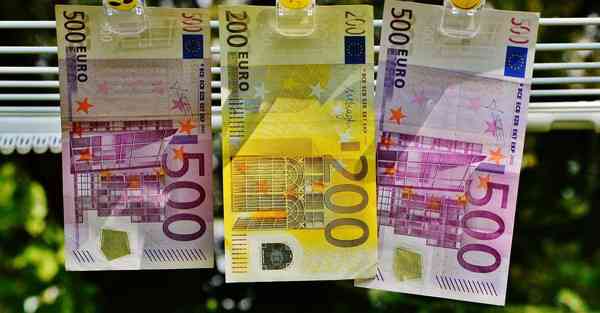 AI绘画办公室工位