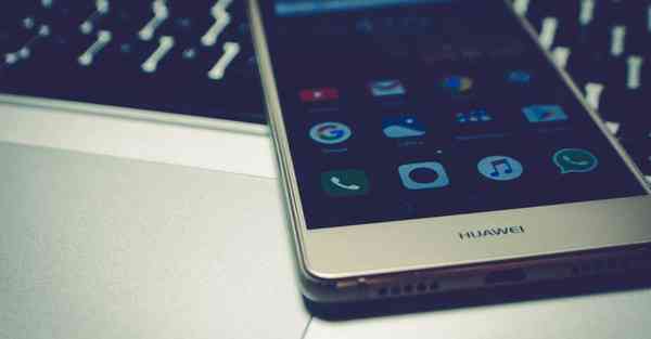 智能机器人安安委屈，机器人安安有人控制吗