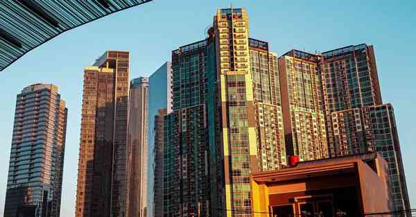 智能机器人安安委屈，机器人安安有人控制吗