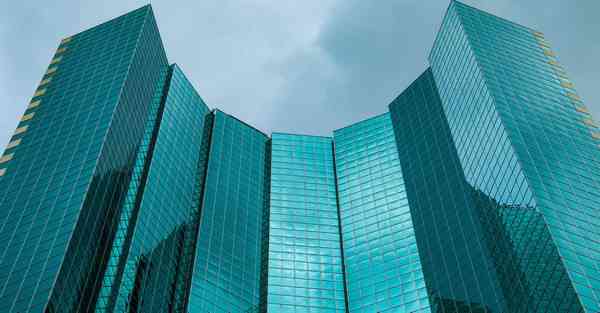 把智能机器人打烂，打造智能机器人