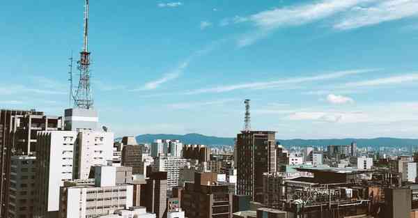 人工智能家庭机器：未来生活的智能管家