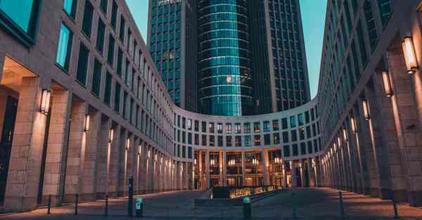 AI绘画作品赛璐璐（AI怎么画赛道）