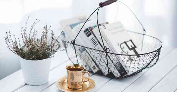 人工智能机器人和人谈恋爱