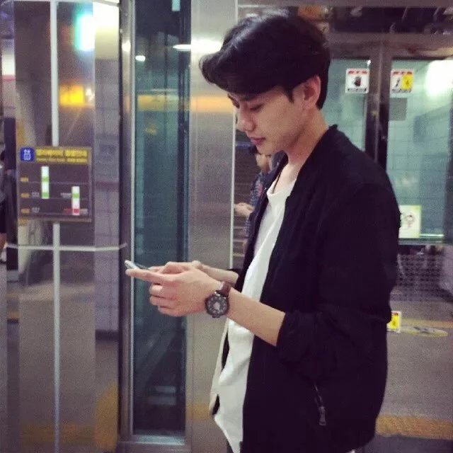 贡翠平媚